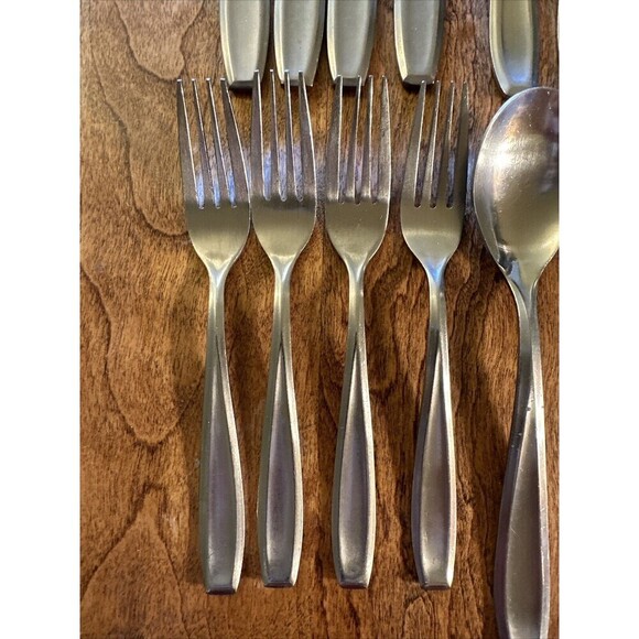 15 Piece Hampton Silversmiths Stainless China 263 - Picture 3 of 5